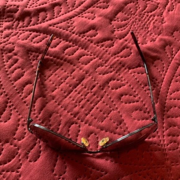 Calvin Klein sunglasses , good condition black with tortuous shell - Picture 4 of 5